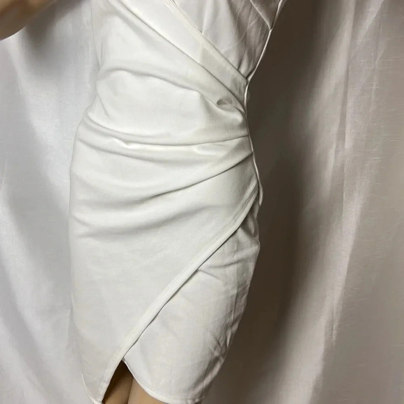 VNTG white faux wrap halter bodycon dress,ruching ,shirred,asymmetrical hem EC - Picture 3 of 14